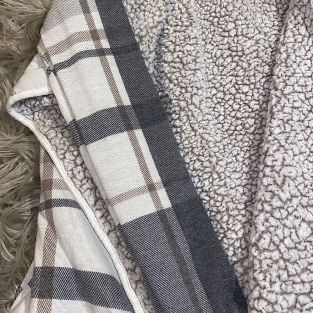 Cardigan - Picture 2 of 2